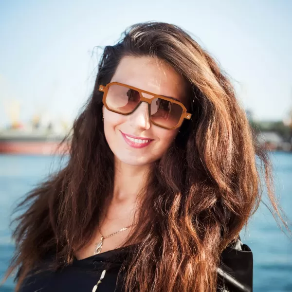 FEISEDY Vintage Square 70s Flat Aviator Sunglasses Women Men Classic Retro Stylish Frame UV400 Sunglasses B2622015 Brown Frame  Gradient Tea Lens
