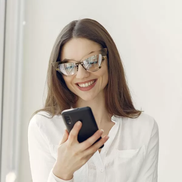 FEISEDY Cateye Blue Light Blocking Glasses for Women Fashion Cat Eye Frame Glasses B2984003 Light Brown Frame