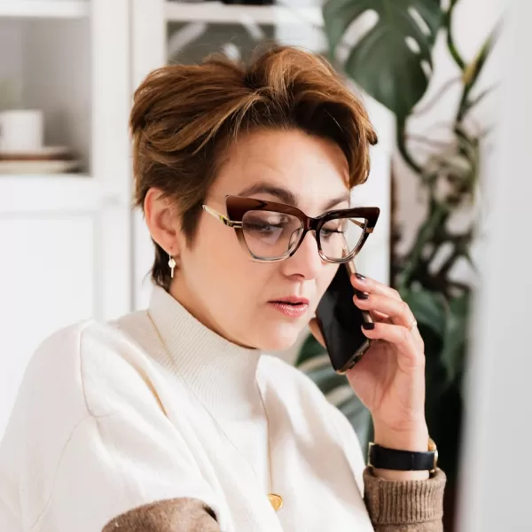 FEISEDY Cateye Blue Light Blocking Glasses for Women Fashion Cat Eye Frame Glasses B2984004 Wine Red Frame