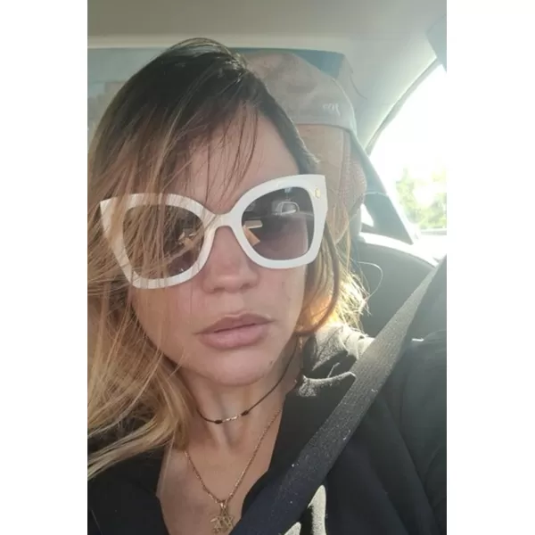 FEISEDY Retro Cat Eye Sunglasses Women Vintage Square Cateye Metal decorated Sunglasses B4032White
