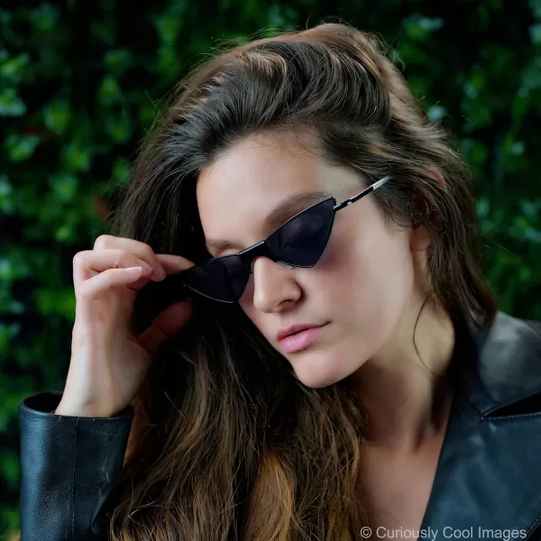 FEISEDY Small Cat Eye Sunglasses Women PUNK Party Metal ROCK Candy Color Glasses B2721Black