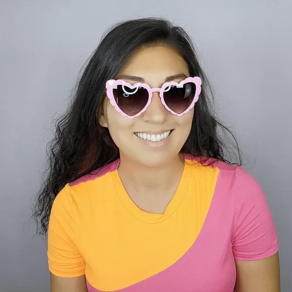 FEISEDY Love Heart Shaped Sunglasses for Women Trendy Retro Cat Eye Mod Style Stylish Glasses B2336003 Pink  Gradient Grey Lens