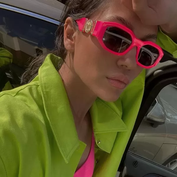 FEISEDY Retro Trendy Rectangle Sunglasses Women Men Vintage 90s Small Narrow Square Sunglasses B2322005 Rose Red FrameGray Lens
