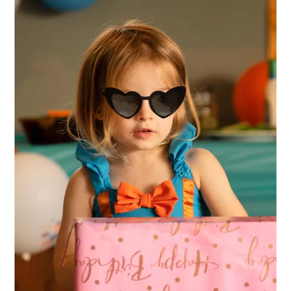 FEISEDY 2 Pack Vintage Kids Heart Sunglasses Girls Toddler De Sol Gafas Beach Party Holiday Sun Glasses Age 310 B2903Black