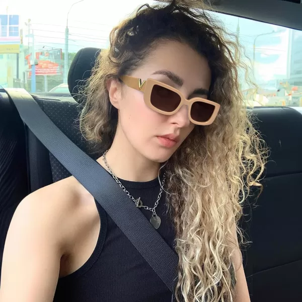 FEISEDY Small Rectangle Sunglasses for Women Men Vintage Trendy Y2K Rectangular Sunglasses B9066Black  Beige Pink