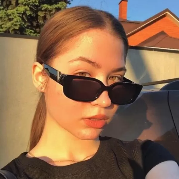 FEISEDY Small Rectangle Sunglasses for Women Men Vintage Trendy Y2K Rectangular Sunglasses B9066Blackpink