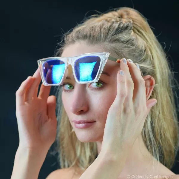FEISEDY Vintage Polarized Square Cat Eye Sunglasses Women Trendy Fashion Cateye Polarized Sunglasses B2692Clear FrameBlue Mirrored Lenses