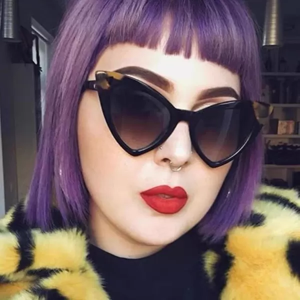 FEISEDY Retro Cat Eye Sunglasses for Women Fashion Vintage Cateye Sun Glasses B2235001 Black Leopard FrameGrey Gradient Lens