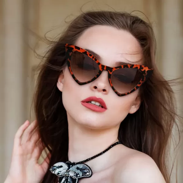FEISEDY Retro Cat Eye Sunglasses for Women Fashion Vintage Cateye Sun Glasses B2235003 Leopard FrameTea Gradient Lens