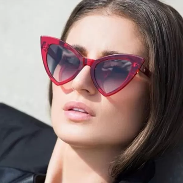 FEISEDY Retro Cat Eye Sunglasses for Women Fashion Vintage Cateye Sun Glasses B2235005 Red FrameGrey Gradient Lens