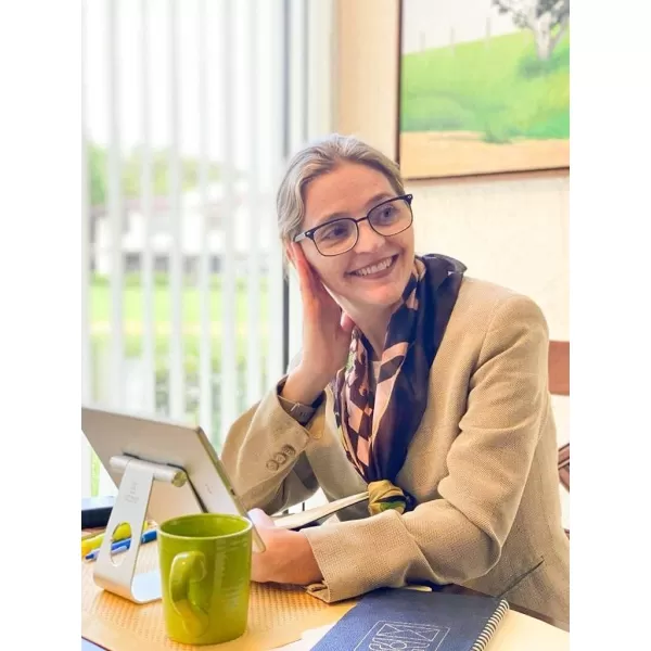FEISEDY Progressive Multifocal Reading Glasses Blue Light blocking Reader Glasses TR90 Frame Women Men B2497Blackclear