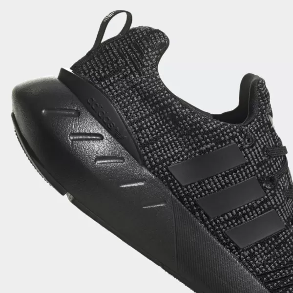 imageadidas UnisexChild Swift Run 22 SneakerBlackGreyWhite