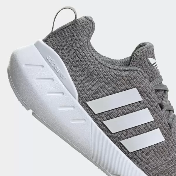 imageadidas UnisexChild Swift Run 22 SneakerGreyCore WhiteGrey