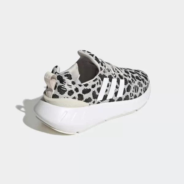 imageadidas UnisexChild Swift Run 22 SneakerTalcCloud WhiteCore Black