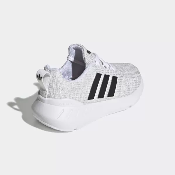 imageadidas UnisexChild Swift Run 22 SneakerWhiteBlackGrey