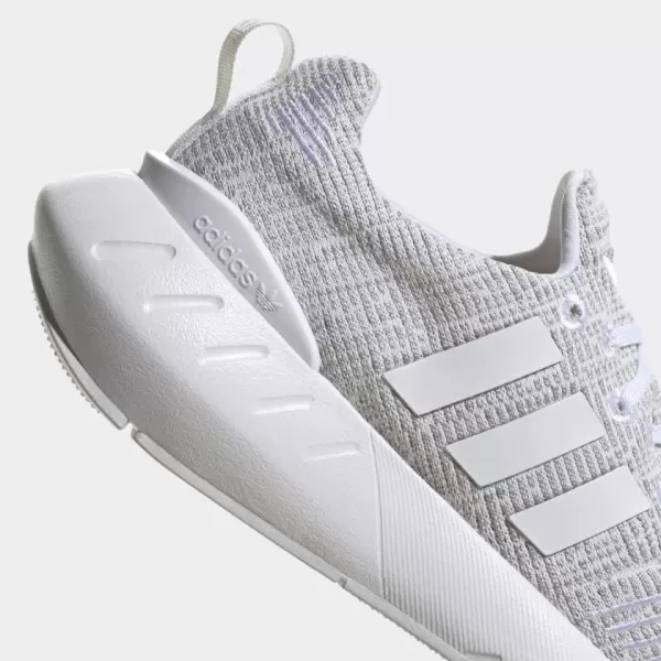 imageadidas UnisexChild Swift Run 22 SneakerWhiteGreyBlack