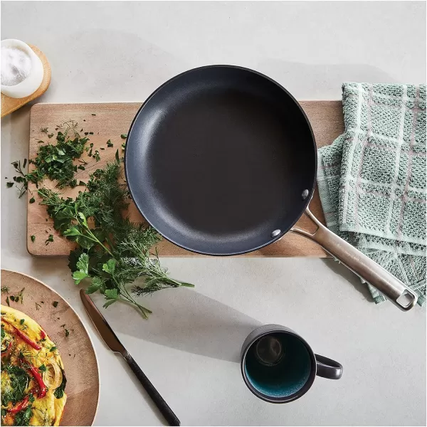 Calphalon Classic Hard-Anodized Nonstick Cookware, 10-Piece Pots and Pans Set