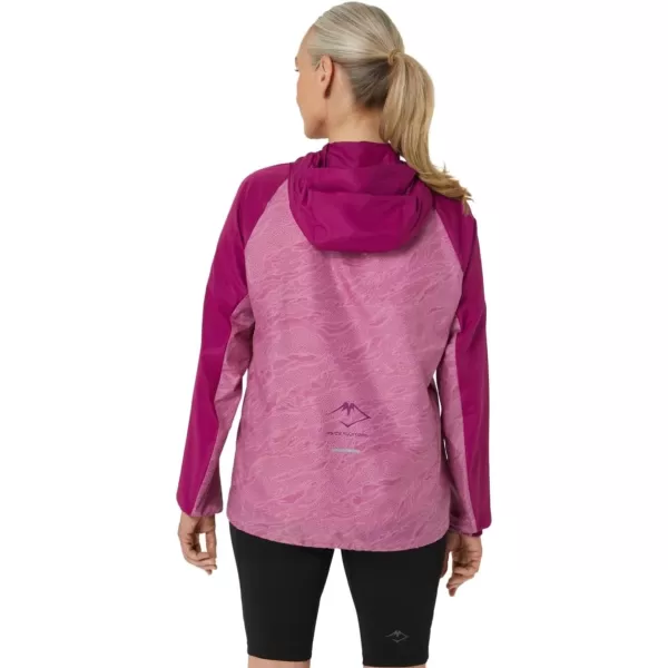 imageASICS Womens FUJITRAIL PACKABLE WINDBREAKER ApparelSoft BerryBlackberry