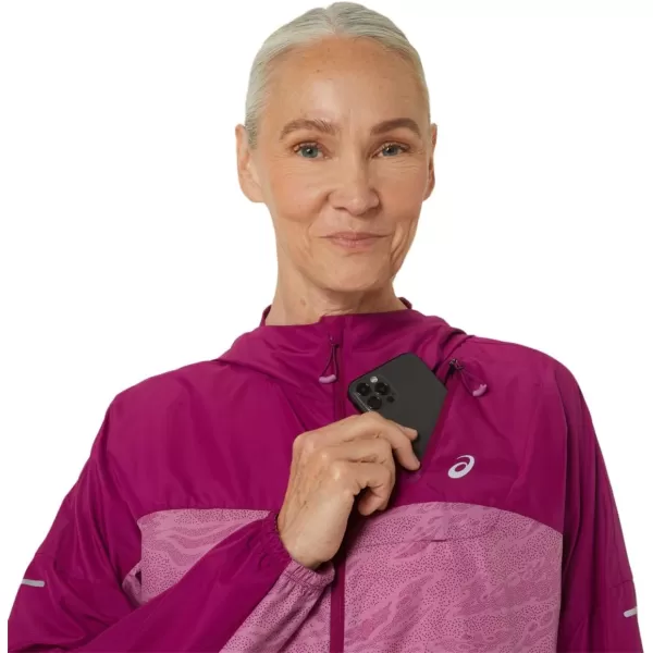 imageASICS Womens FUJITRAIL PACKABLE WINDBREAKER ApparelSoft BerryBlackberry